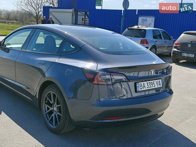 Седан Tesla Model 3 2023 в Кропивницком