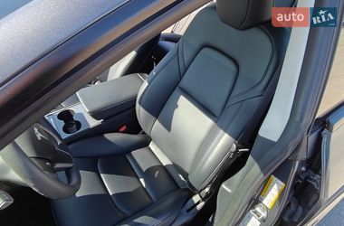 Седан Tesla Model 3 2023 в Кропивницком