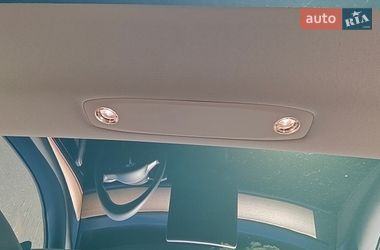 Седан Tesla Model 3 2023 в Кропивницком