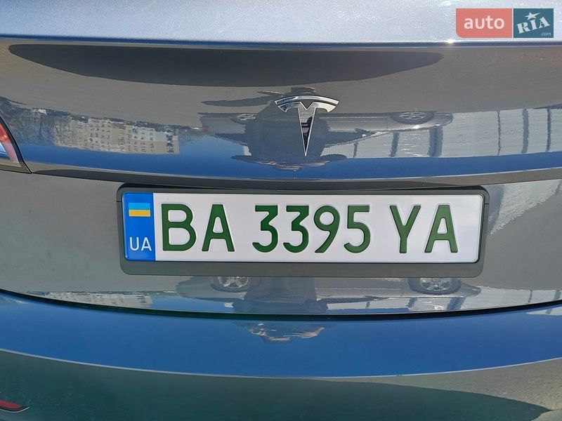 Седан Tesla Model 3 2023 в Кропивницком