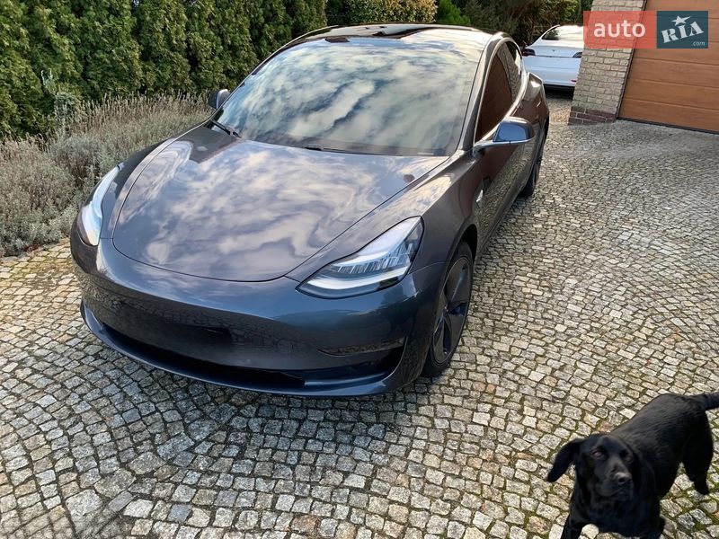Седан Tesla Model 3 2020 в Тернополе