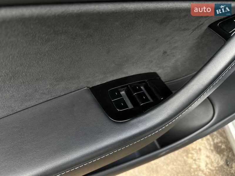 Седан Tesla Model 3 2018 в Виннице