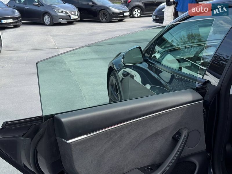 Седан Tesla Model 3 2024 в Рівному