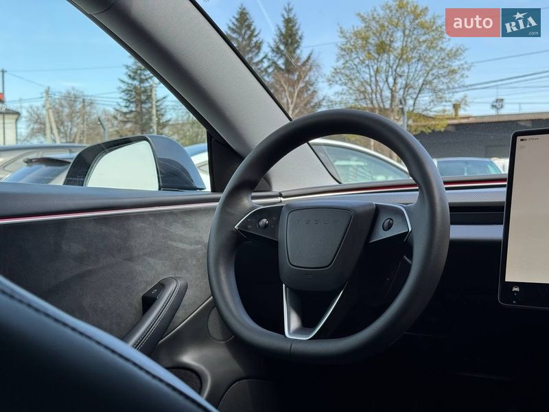 Седан Tesla Model 3 2024 в Рівному