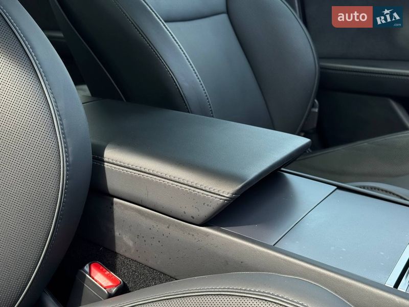 Седан Tesla Model 3 2024 в Рівному