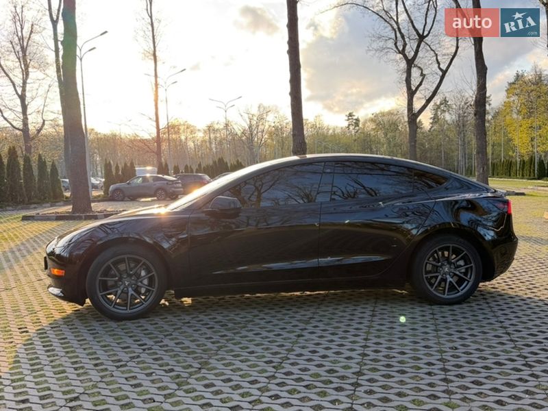Седан Tesla Model 3 2022 в Харкові
