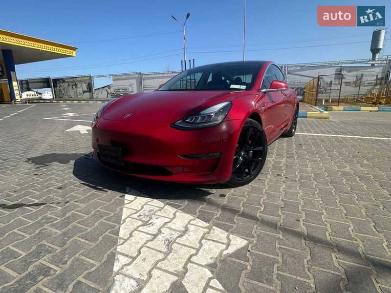 Седан Tesla Model 3 2018 в Черноморске