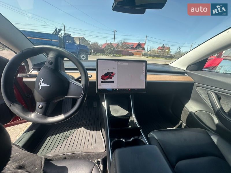 Седан Tesla Model 3 2018 в Черноморске