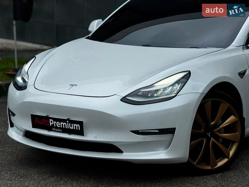 Седан Tesla Model 3 2020 в Харкові