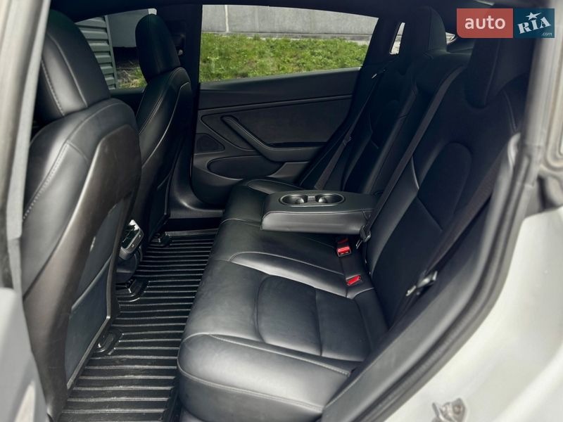 Седан Tesla Model 3 2020 в Харкові
