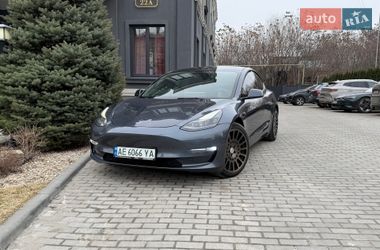 Седан Tesla Model 3 2022 в Дніпрі