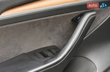 Седан Tesla Model 3 2022 в Дніпрі