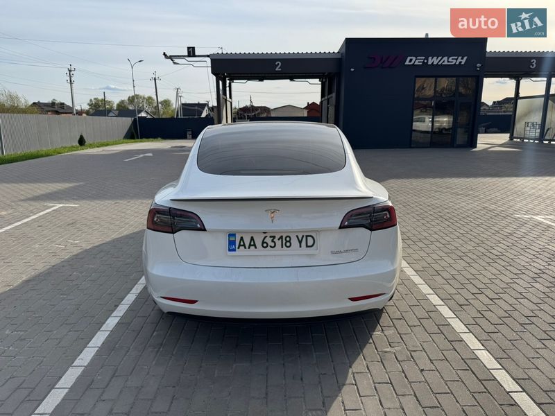 Седан Tesla Model 3 2023 в Києві
