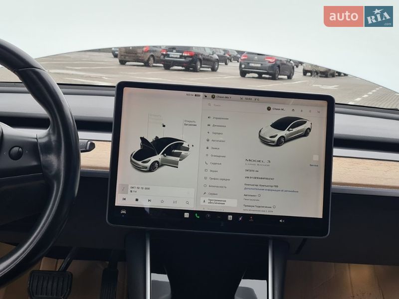 Седан Tesla Model 3 2017 в Нововолынске