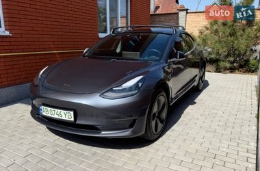 Седан Tesla Model 3 2019 в Виннице