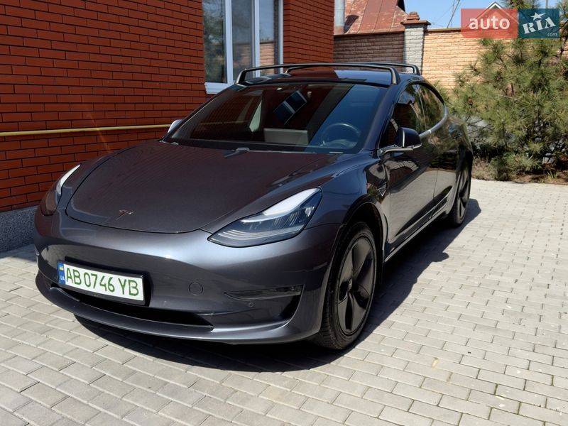 Седан Tesla Model 3 2019 в Виннице