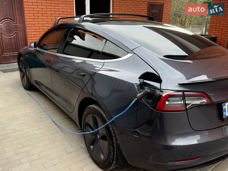 Седан Tesla Model 3 2019 в Виннице