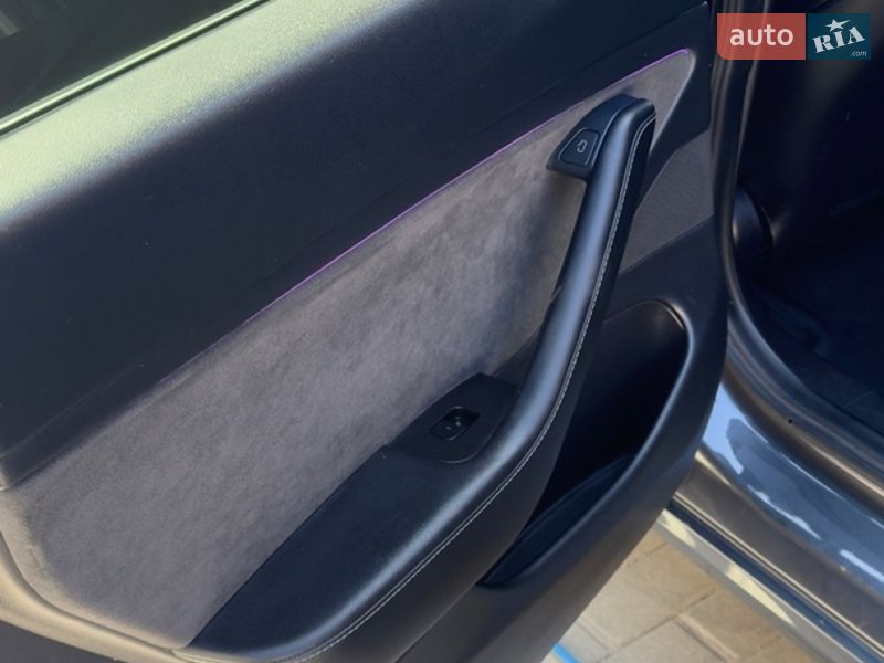 Седан Tesla Model 3 2019 в Виннице