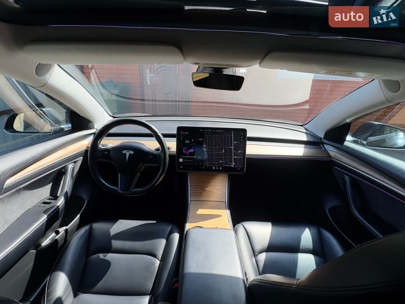 Седан Tesla Model 3 2019 в Виннице