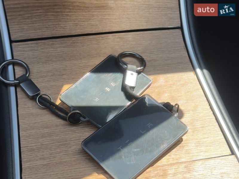 Седан Tesla Model 3 2019 в Виннице