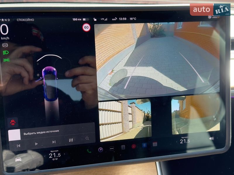 Седан Tesla Model 3 2019 в Виннице