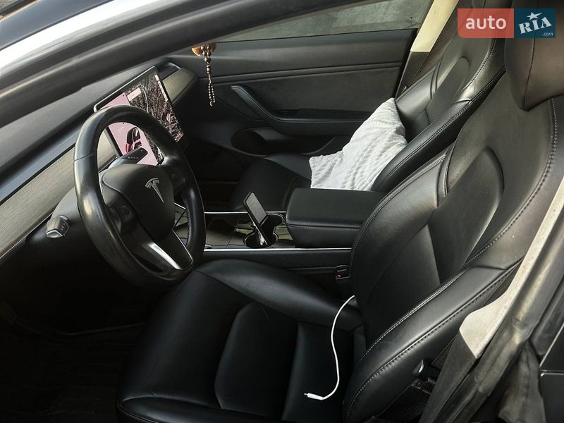 Седан Tesla Model 3 2019 в Днепре