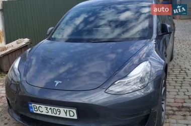 Седан Tesla Model 3 2022 в Львове