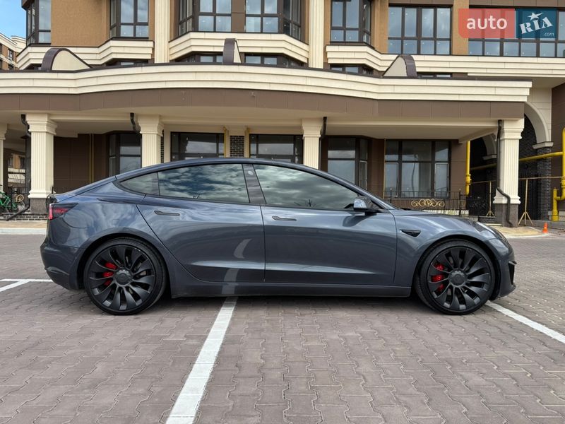 Седан Tesla Model 3 2022 в Києві