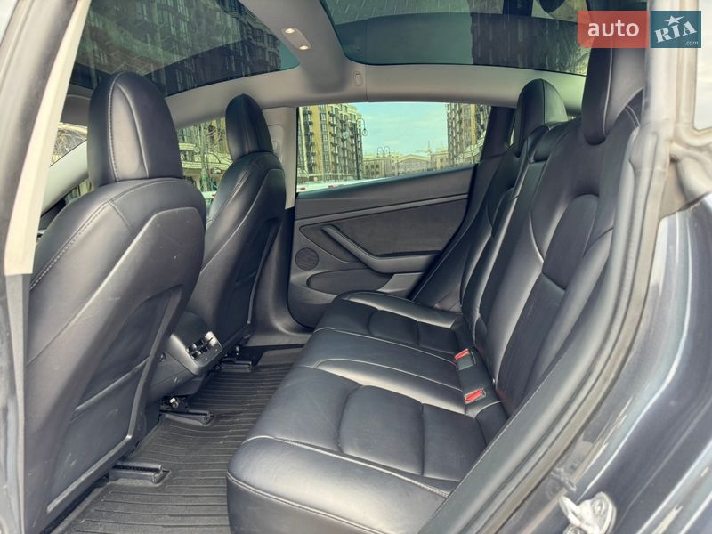 Седан Tesla Model 3 2022 в Києві