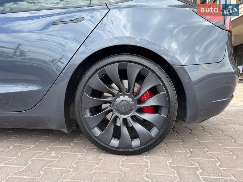Седан Tesla Model 3 2022 в Києві