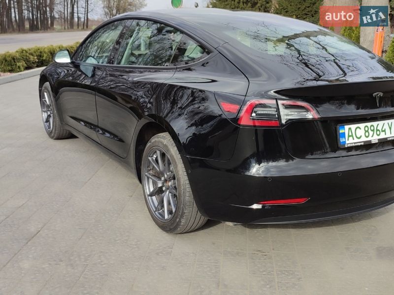 Седан Tesla Model 3 2021 в Луцьку