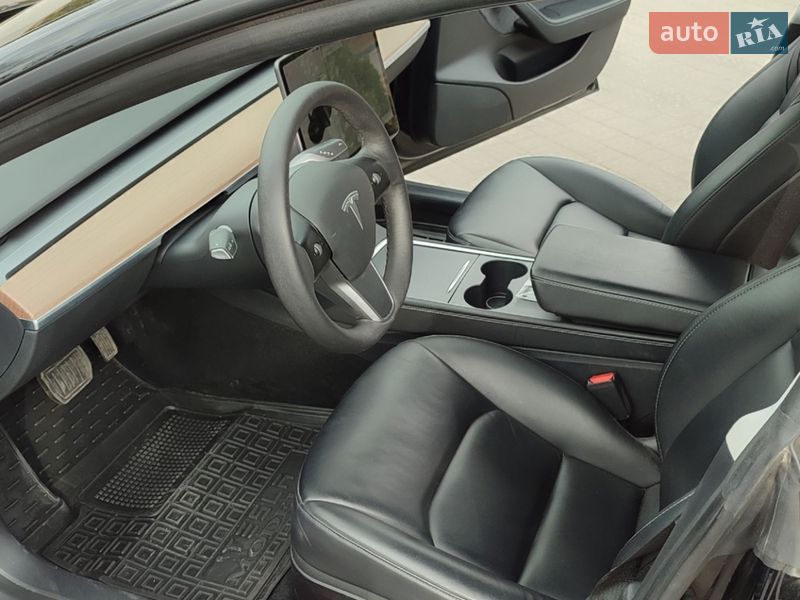 Седан Tesla Model 3 2021 в Луцьку