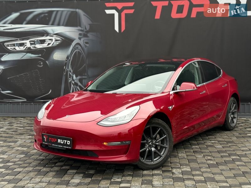 Седан Tesla Model 3 2018 в Львові