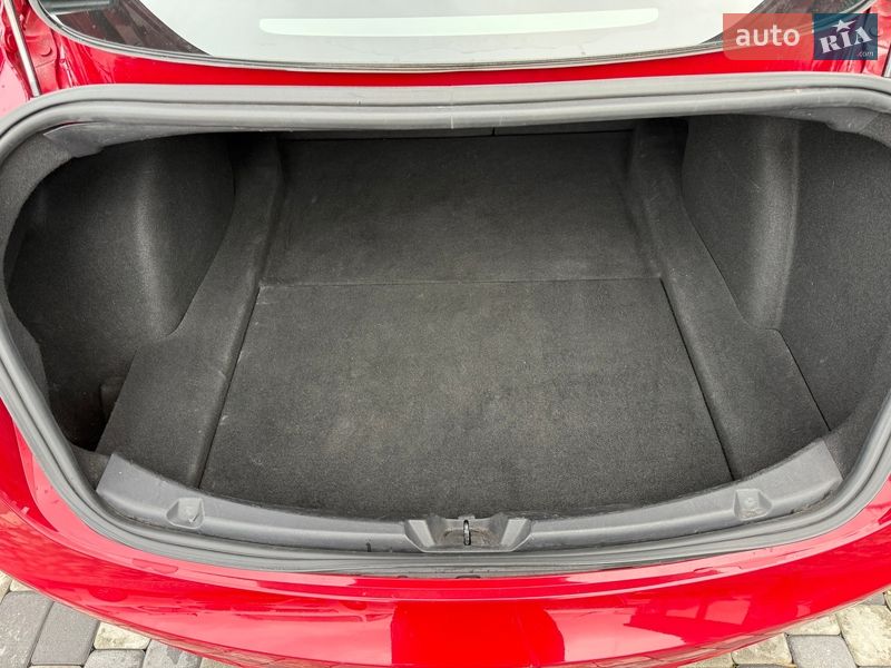 Седан Tesla Model 3 2018 в Львові