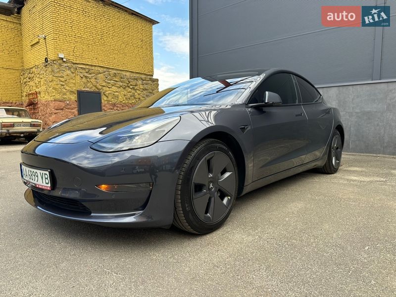 Tesla Model 3 2022