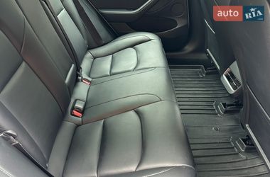Седан Tesla Model 3 2022 в Богуславі
