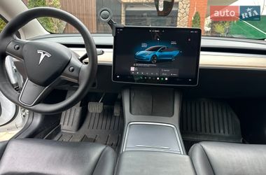 Седан Tesla Model 3 2022 в Богуславі
