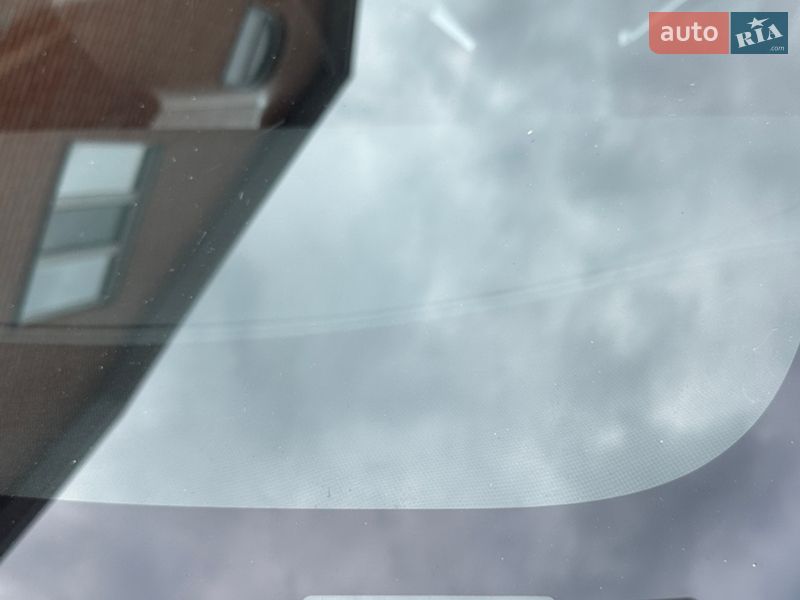 Седан Tesla Model 3 2022 в Богуславі