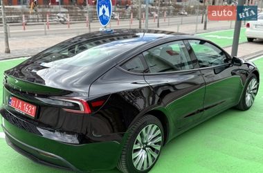Седан Tesla Model 3 2024 в Києві