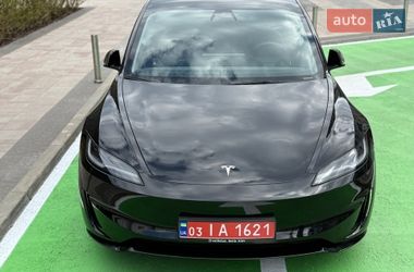 Седан Tesla Model 3 2024 в Києві
