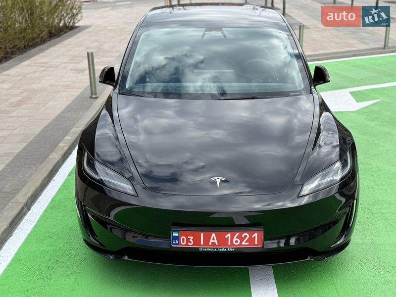 Седан Tesla Model 3 2024 в Києві