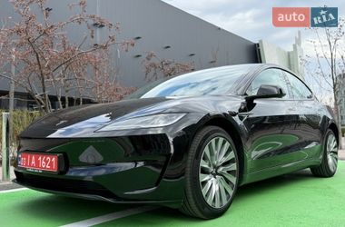 Седан Tesla Model 3 2024 в Києві