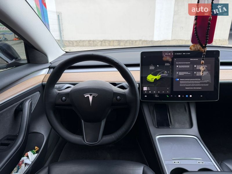 Седан Tesla Model 3 2023 в Львове