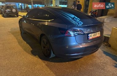 Седан Tesla Model 3 2023 в Днепре