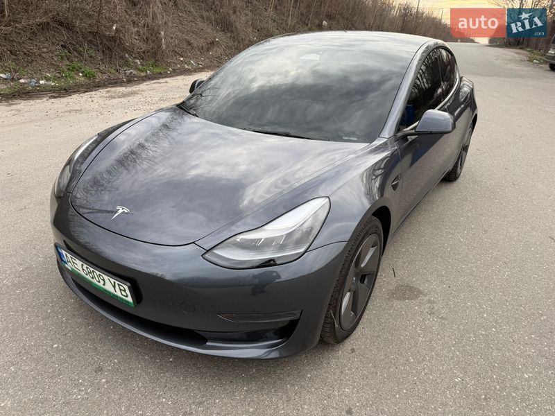 Седан Tesla Model 3 2023 в Днепре
