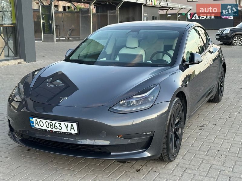 Tesla Model 3 2021