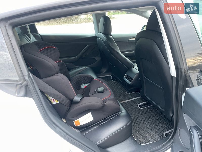 Седан Tesla Model 3 2021 в Борисполе