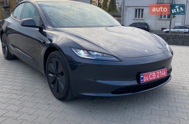Седан Tesla Model 3 2024 в Львові