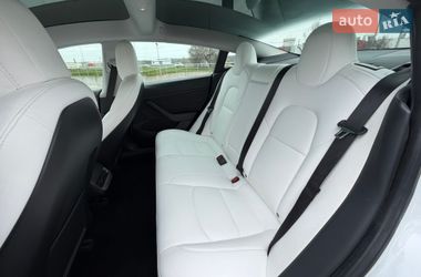 Седан Tesla Model 3 2021 в Киеве