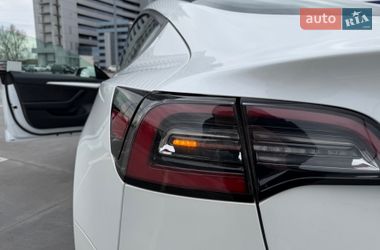 Седан Tesla Model 3 2021 в Киеве